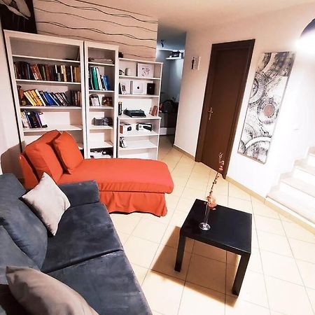 Large House 3 Floors City 'N Sea Vitinia Εξωτερικό φωτογραφία