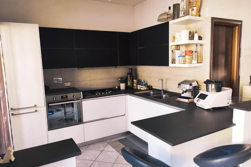 Large House 3 Floors City 'N Sea Vitinia Εξωτερικό φωτογραφία